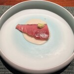 蒼 - 佐渡より神経〆目近鮪の藁焼き
      お米と中国甘酒のヴィネグレットソース