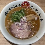 焼きあご煮干しらぁめん とびうお - 焼あご煮干しらぁめん(¥1000)