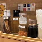 焼きあご煮干しらぁめん とびうお - 卓上調味料など