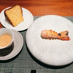 蒼 - 長井さかな人長谷川さんより 赤座海老とビスク
      焼きたてのブリオッシュ