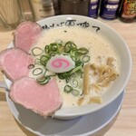 鶏そば 唆る 栄店 - 