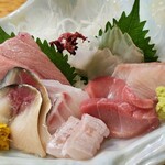 海鮮料理　沖菜 - お刺身 一人前盛りで