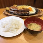 ニューバーグ - サービスセット･ライス、味噌汁