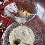 赤城亭 - 栃木市の味噌蔵の油伝味噌と栃木特産の苺を使ったムース。それぞれの味が伝わる初体験の美味しさでした