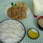 銀星食堂 - （金曜日）　A定食　ライス普通（どんぶり）　メンチカツ