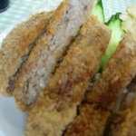 銀星食堂 - メンチカツ　割面
