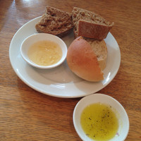 TOOTH TOOTH GARDEN RESTAURANT - ランチはパン食べ放題