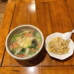 大康 - ・大康ラーメン（夜限定）
・半炒飯