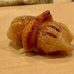 鮨 やすみつ - 赤貝握り