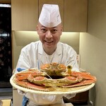 鮨 やすみつ - 茹で上がった越前蟹