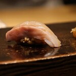 鮨処 乾杯 - ［握り］石鯛（三重県）