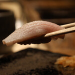 鮨処 乾杯 - ［握り］ブリ（富山県）