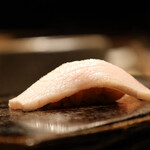 鮨処 乾杯 - ［握り］ブリ（富山県）