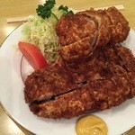 とんかつ とんき - ロース定食、これに串カツ一本乗せが一番好みです。