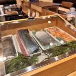 スシイザカヤ 楽 - 