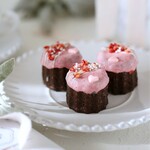 立町カヌレ+ - 「ストロベリーチョコ」季節限定カヌレ