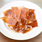 Bar Espanol LA BODEGA - -ハモン・イベリコとハモン・セラーノ盛り合わせ