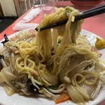 菜華軒 - ラーメンに使う手打ち中華とは違う麺でしょうかね。