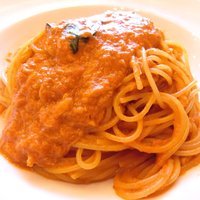 トラットリア グランボッカ - パスタランチ 1030円 のズワイガニと渡りガニのトマトソース
