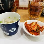 牛福 - つきだしでうどんとキムチ