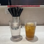 蒙古タンメン中本 - アプリ登録でいただいたウーロン茶