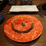 福岡焼肉kintan - おひとり様日本一のサーロイン 
                                  ユッケハーフ＆ハーフ￥1480