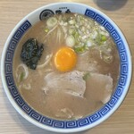 ラーメン 陽向 - 料理写真:玉子入りラーメン　900円(税込)
