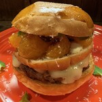 THE GRABBER hamburger pub - 【裏メニュー】2/10限定 『ブールノワゼットオレンジ&スノウチーズバーガー¥2,750』 『HOT COFFEE¥165』