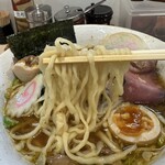 とんぼ庵 - 【しょうが醤油らぁめん＝自家製中太縮れ麺】