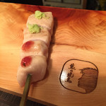 熊の焼鳥106 - おまかせ７串この日の④「わさびササミ&梅ささみ」