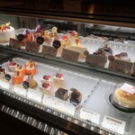 patisserie piece - ショーケースの様子①。