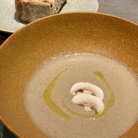 恵比寿 鉄板焼き Sublime - ポルチーニ茸とブラウンマッシュルームのポタージュ