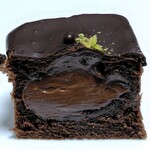 ブーランジェリー ロッシェ - Wショコラキューブ断面