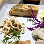 ON the TABLE CHINESE - 