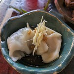 生姜料理 しょうが - セット標準装備の「生姜軟骨水餃子」。コリコリの具が入ってます。