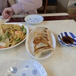 蘭園亭 - 手作り餃子6個500円