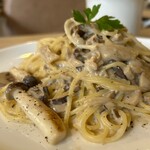 そらいろLOUNGE - 3種のきのこクリームパスタ
