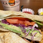 クアアイナ - アボカドサンドイッチ