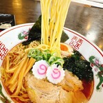紺のれん - シンプルな“中華そば”はまさに昭和‼️