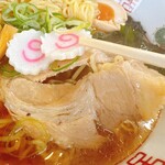 紺のれん - チャーシューは薄めのカットですが、とっても美味い‼️