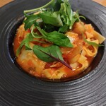 イタリアン&ビストロ 荏原町 BISTRON - かぶ、白菜、ホタテの自家製トマトソースの生フェットチーネ