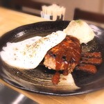 鉄板焼き＆お好み焼き たま家 - わんぱく　ハンバーグの目玉焼きのせ