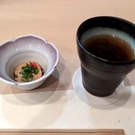 和食工房せと - ホット烏龍茶と、つきだし