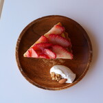 antcafe Kawaguchi - いちごと紅茶のタルト（650円）