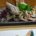 鮨処 匠 - 鯵たたき、半分食す