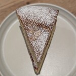 armadillo bakes & coffee - フランボワーズのヴイクトリアケーキ　540円