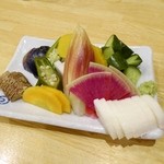 里葉亭 - 漬け物盛合わせ