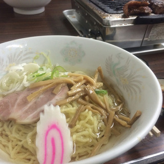 食道園 - 料理写真:名物、油らーめん。カルビ、ハラミも美味しいよ…