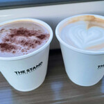 THE STAND COFFEE BREWERS - 【右：カフェラテ ¥600】おいしいラテでホッと温まりました♪