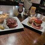 シェイクツリー バーガー＆バー - ワイルドアウト：2250円 、 A.A.A.：2050円